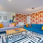 Artist Abode In Apartman