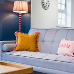 Artist Abode In * York