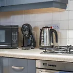 Artist Abode In Apartman *