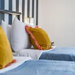 Artist Abode In Apartman *